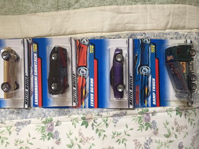 Illustration for article titled Enormous Die-Cast Collection - Box 45 - Let the Hot Wheels Roll...